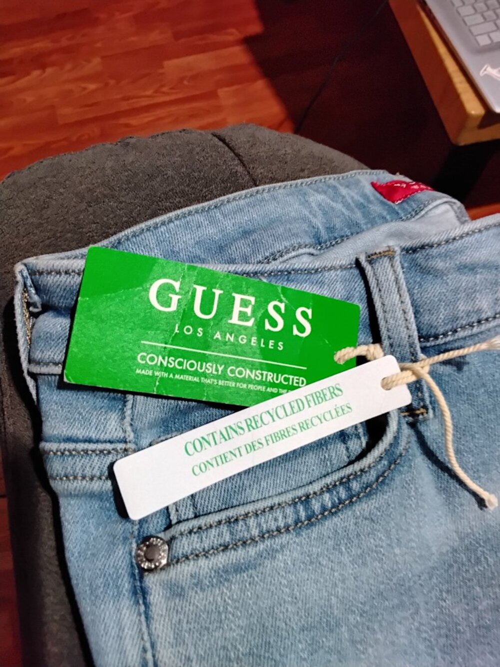 Size 28 Guess High Rise Skinny Jeans